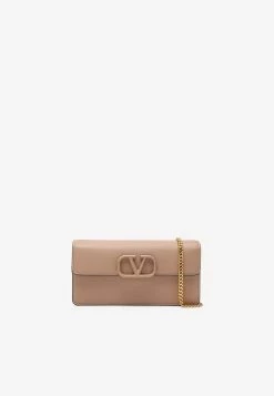 Valentino Signature VLogo Clutch In Grained Leather Nude