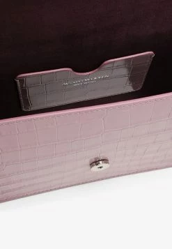 Alexander McQueen Leather Skull Shoulder Bag Pink -Cheap TOP-HANDLE-BAGS Store 732798DYT53 M ALEXQ 5618.e